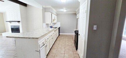 13823 Clark Towne Rd in Sugar Land, TX - Building Photo - Building Photo