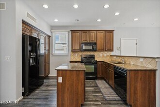 2233 E Pecan Rd in Phoenix, AZ - Building Photo - Building Photo