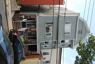 32 W 16th St in Bayonne, NJ - Building Photo - Building Photo