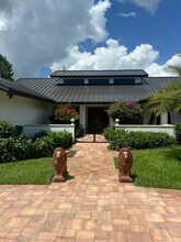 5091 SE Burning Tree Cir in Stuart, FL - Building Photo - Building Photo