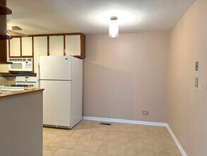 933 Sagamore Dr in Schaumburg, IL - Building Photo - Building Photo