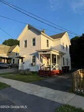 16 4th Ave, Unit 2 fl in Gloversville, NY - Building Photo - Building Photo