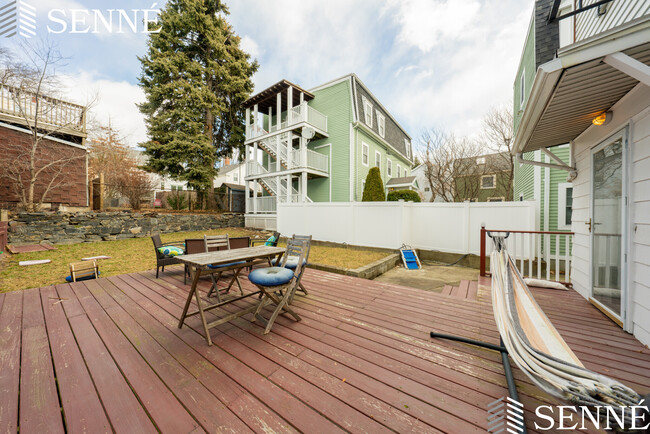 271 Hurley St, Unit 1