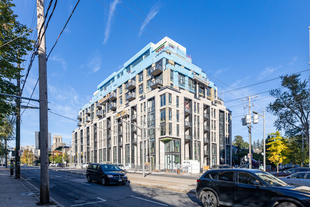 Forest Hill Residences in Toronto, ON - Building Photo