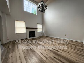 2879 Hope Ridge Dr in Easton, PA - Building Photo - Building Photo