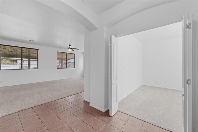 920 Stable Glen Dr in North Las Vegas, NV - Building Photo - Building Photo