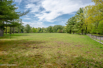 15 Lorin Dee Dr in Westerlo, NY - Foto de edificio - Building Photo