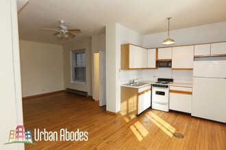 604 W Barry Ave, Unit M06B in Chicago, IL - Building Photo - Building Photo