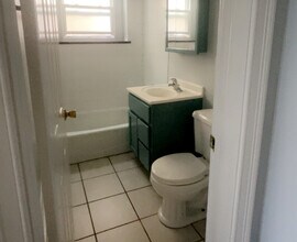 726 Dobson St in Evanston, IL - Building Photo - Building Photo