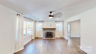 1412 N Sharon Amity Rd in Charlotte, NC - Building Photo - Building Photo