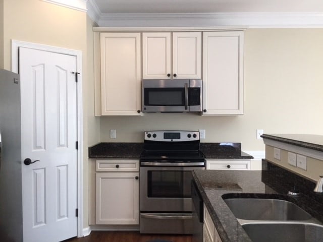 1371 Stephenshire Ct in Kernersville, NC - Foto de edificio - Building Photo