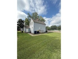 20660 Holyoke Ave in Lakeville, MN - Building Photo