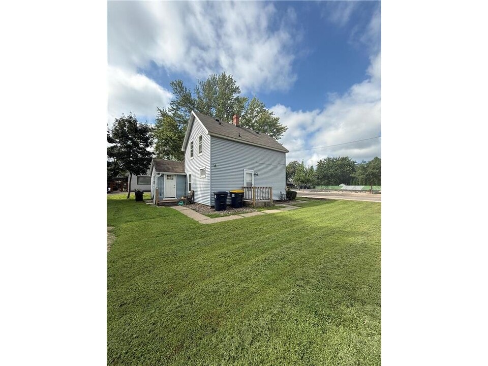 20660 Holyoke Ave in Lakeville, MN - Building Photo