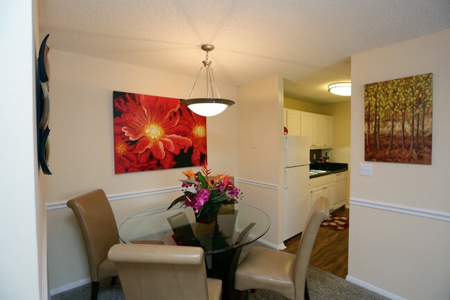 Cadence at Bluff Park in Hoover, AL - Foto de edificio - Interior Photo