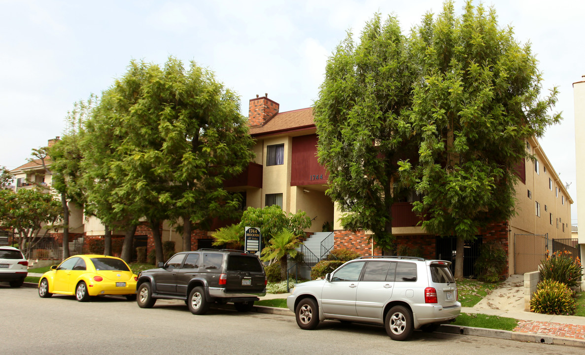 1744 Brockton Ave in Los Angeles, CA - Building Photo