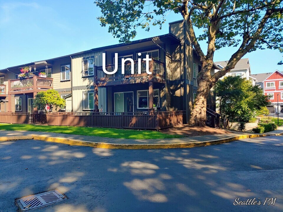 21307 48th Ave W in Mountlake Terrace, WA - Building Photo