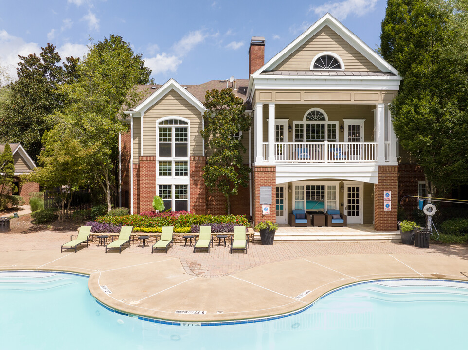 Flats at North Springs in Sandy Springs, GA - Foto de edificio