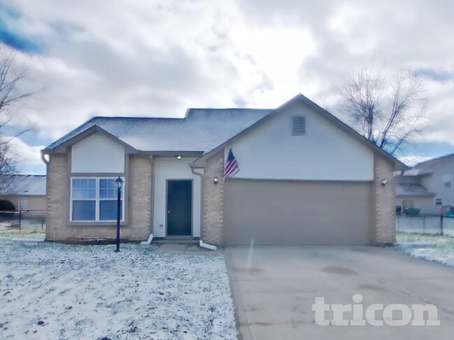 4669 Driftwood Ln in Greenwood, IN - Building Photo - Building Photo