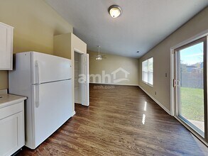 13850 Bruddy Dr in Fishers, IN - Foto de edificio - Building Photo