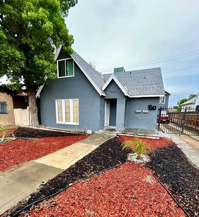 201 Truxtun Ave in Bakersfield, CA - Building Photo