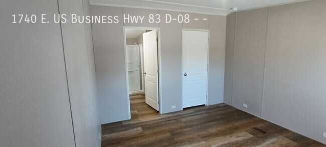 8 D St in Mission, TX - Building Photo - Building Photo