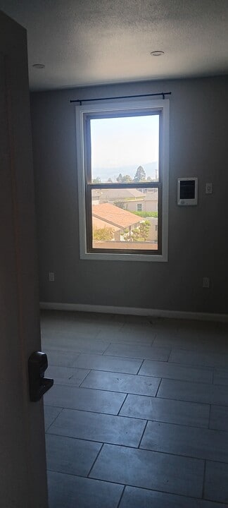 103 E Beach St in Watsonville, CA - Building Photo