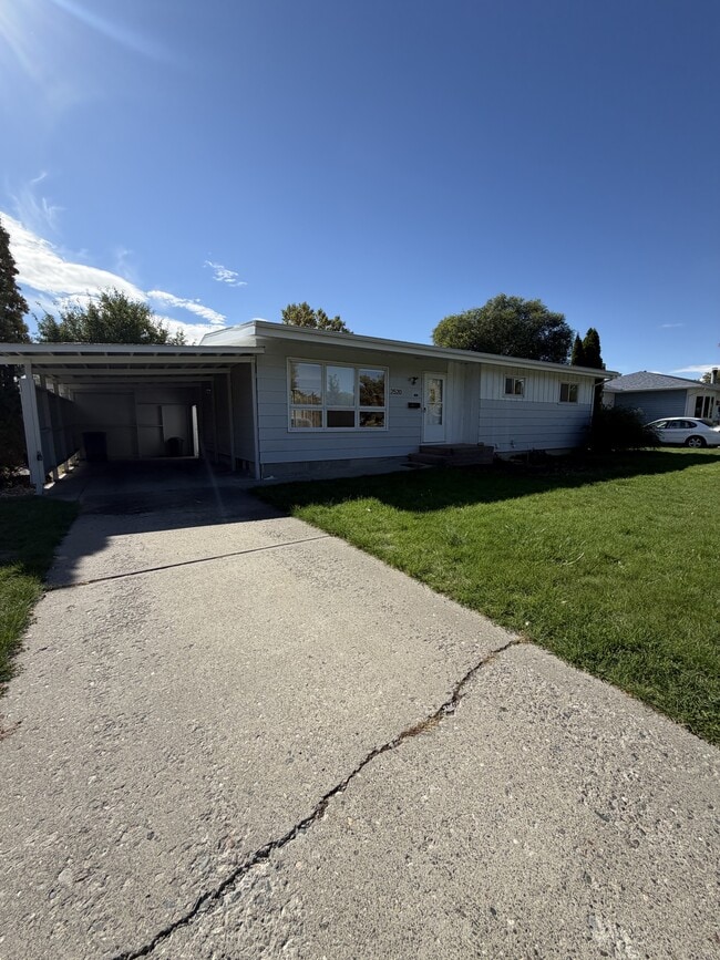 2520 Lillis Ln in Billings, MT - Building Photo - Building Photo