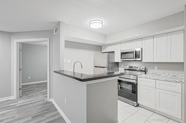 9839 Walnut St in Dallas, TX - Building Photo