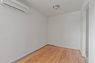 301X Dupont Ave in Baltimore, MD - Building Photo - Building Photo