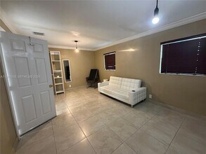 414 SW 2nd Terrace in Dania Beach, FL - Foto de edificio - Building Photo