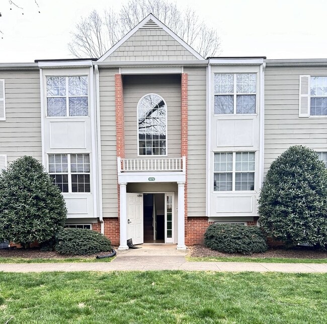 1272 Villa Ln in Charlottesville, VA - Building Photo - Building Photo