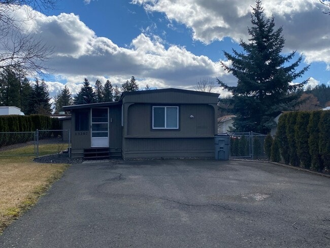 13207 W Medical Lake 4 Lakes Rd in Medical Lake, WA - Building Photo - Building Photo