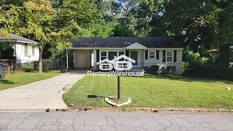 2485 Old Colony Rd in East Point, GA - Building Photo