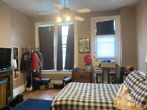 2235 Victor St, Unit Both units in Cincinnati, OH - Foto de edificio - Building Photo