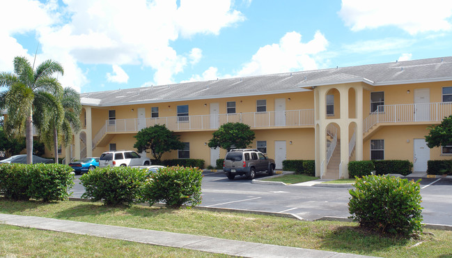 Gardens of Sunrise Condos in Sunrise, FL - Building Photo - Building Photo