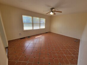 2300 N College Ave in Bethany, OK - Building Photo - Building Photo