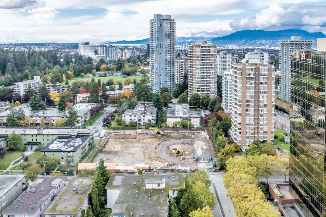 Central Park House in Burnaby, BC - Building Photo