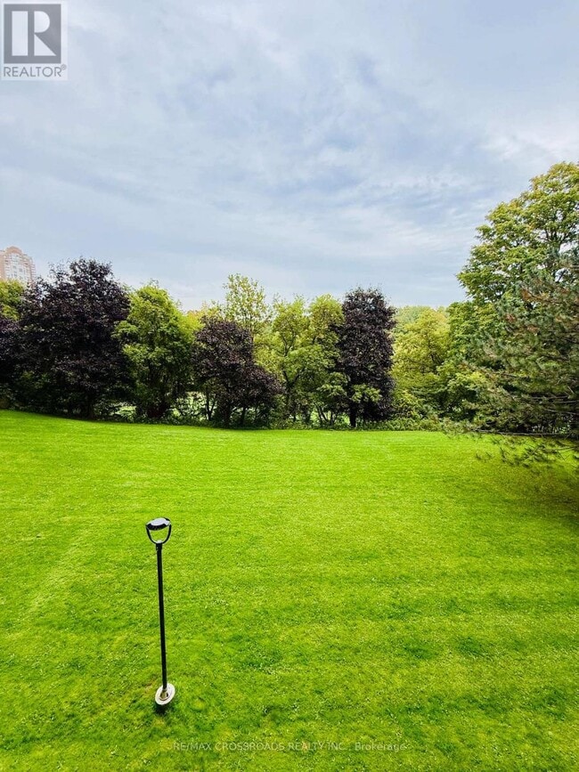 property at 20 Edgecliff Golfway