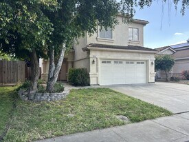 597 Canvasback Ct in Vacaville, CA - Building Photo