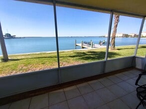 1201 Bayshore Dr in Fort Pierce, FL - Building Photo - Building Photo
