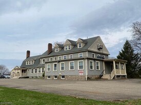 35 Main St in Franklin, NJ - Building Photo