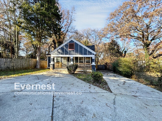 1214 Bolton Rd NW in Atlanta, GA - Building Photo - Building Photo