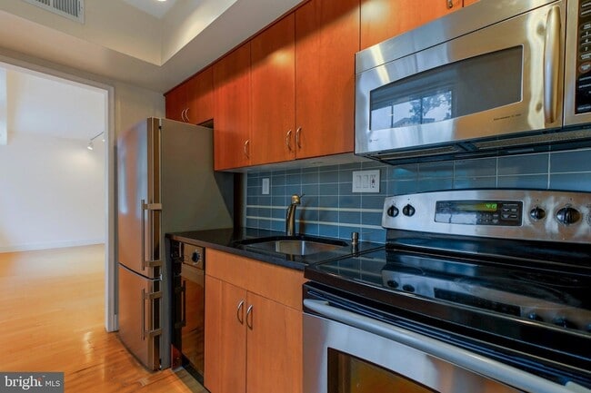 1301 N Ode St, Unit 135 in Arlington, VA - Building Photo - Building Photo