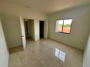 241 E 6th St in Hialeah, FL - Building Photo - Building Photo