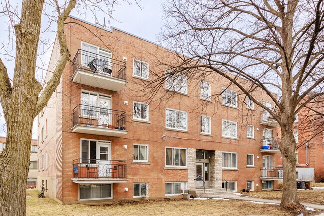 4865 Édouard-Montpetit Boul in Montréal, QC - Building Photo - Primary Photo