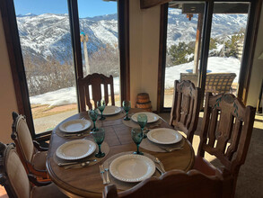 976 Medicine Bow Rd in Aspen, CO - Building Photo - Building Photo