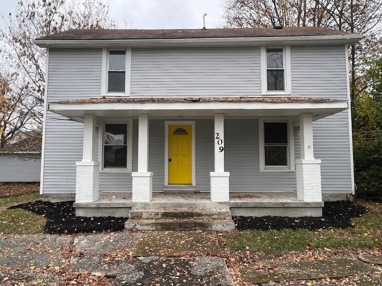 209 West St in Westport, IN - Building Photo