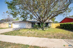 1801 Farhills Dr in Killeen, TX - Building Photo