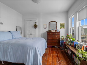 78 Bowdoin St, Unit 2 in Medford, MA - Foto de edificio - Building Photo
