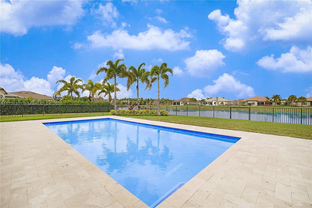 9117 Balsamo Dr. in Palm Beach Gardens, FL - Building Photo